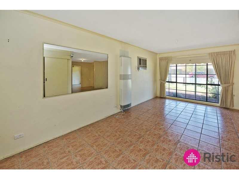 21 Garden Grove Drive, Mill Park VIC 3082