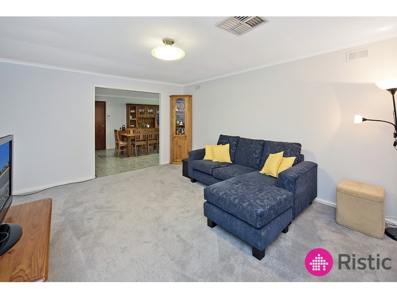 139 Roycroft Avenue, Mill Park VIC 3082