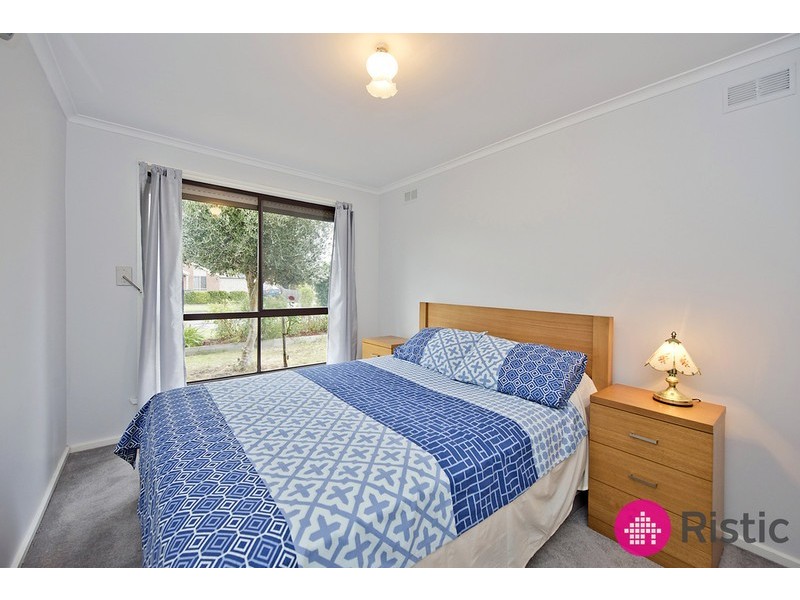 139 Roycroft Avenue, Mill Park VIC 3082