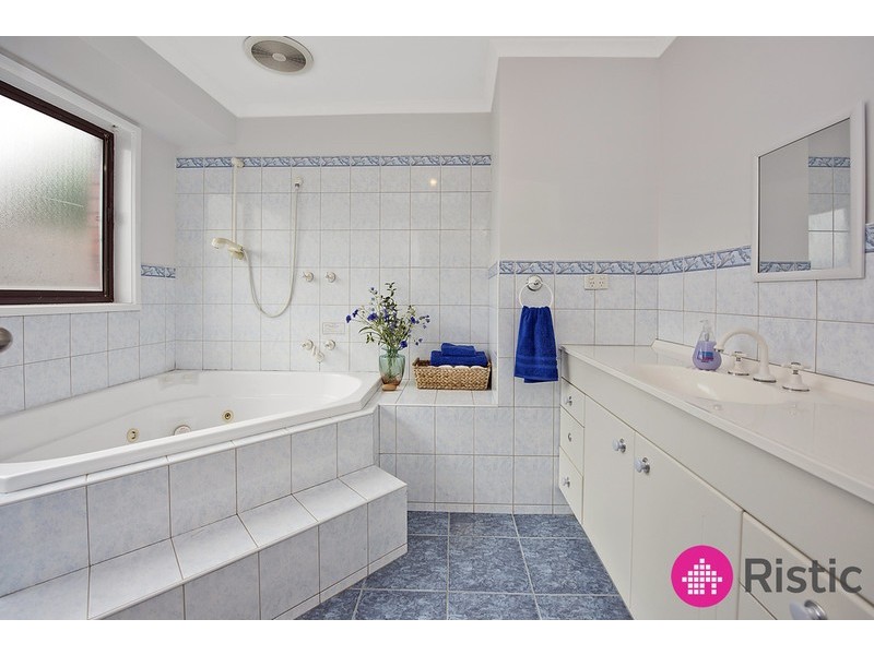 139 Roycroft Avenue, Mill Park VIC 3082