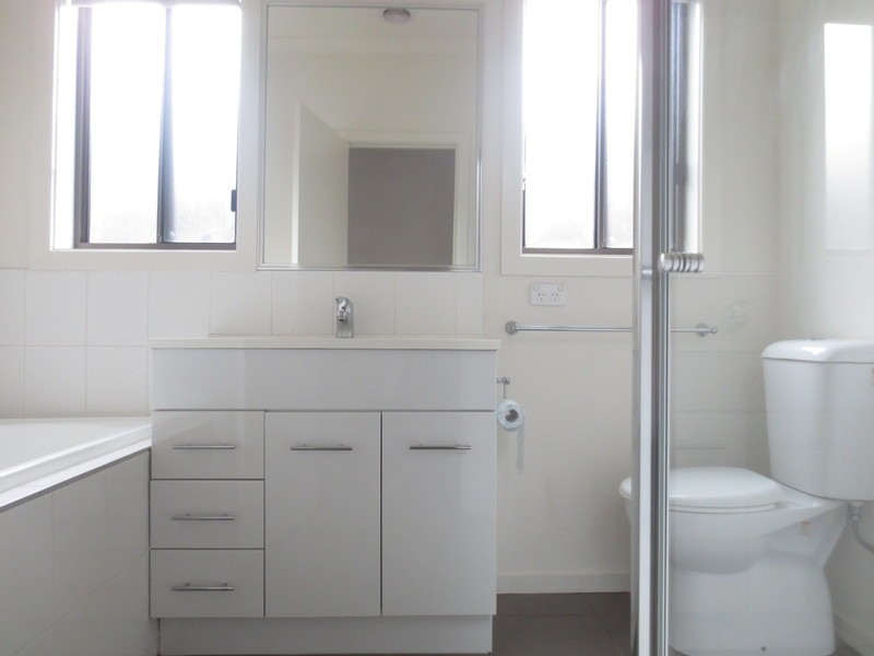 7 Dolphin Drive, South Morang VIC 3752