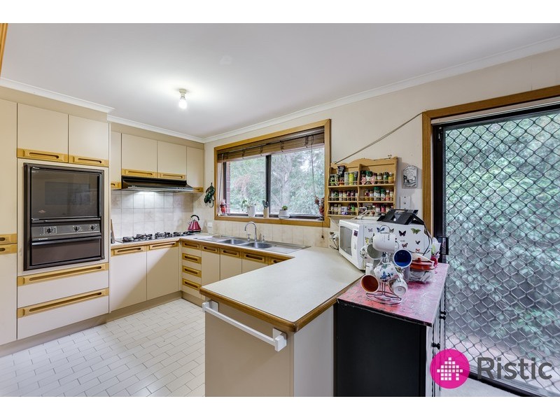 2/16 Sieben Close, Mill Park VIC 3082