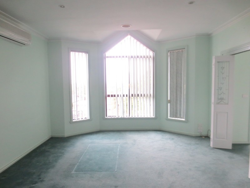 16 Foxzami Crescent, Epping VIC 3076