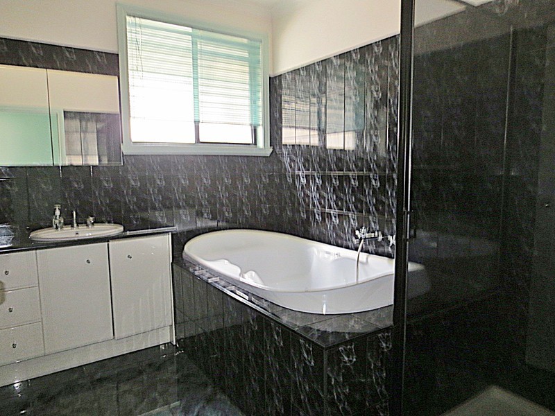 16 Foxzami Crescent, Epping VIC 3076