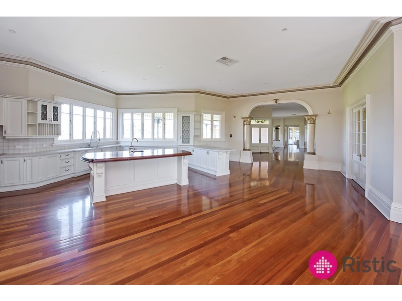 30 Hoban Court, Doreen VIC 3754