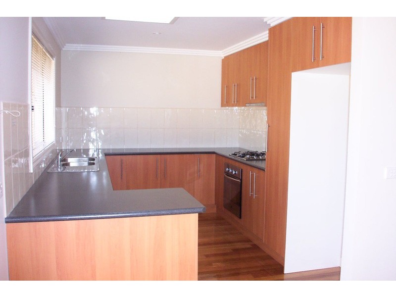 2/24 Church Street, Epping VIC 3076