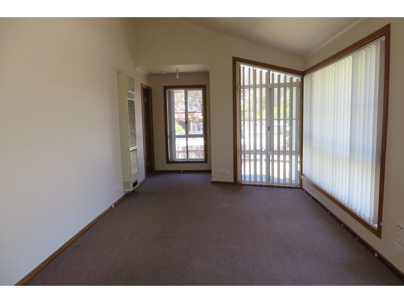 8 Supply Drive, Epping VIC 3076
