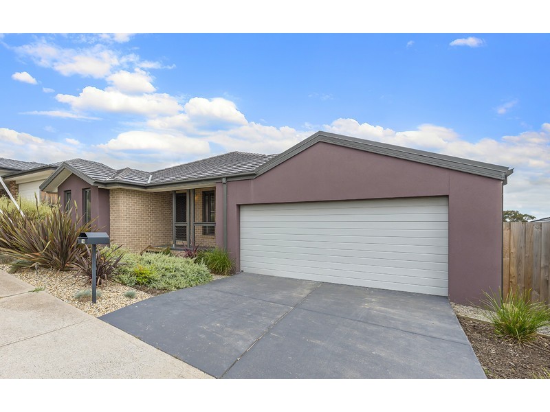 16 Faithful Way, Doreen VIC 3754