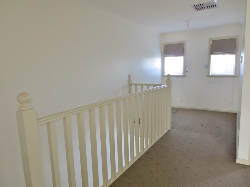 2/6 Treetop Court, Thomastown VIC 3074