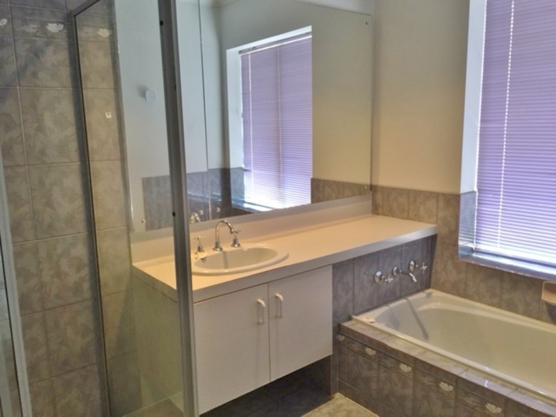 6 James Ruse Court, Mill Park VIC 3082