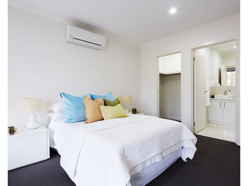 24/1 Riverside Drive, South Morang VIC 3752