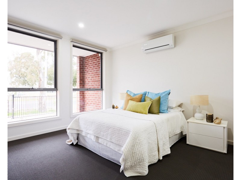 24/1 Riverside Drive, South Morang VIC 3752