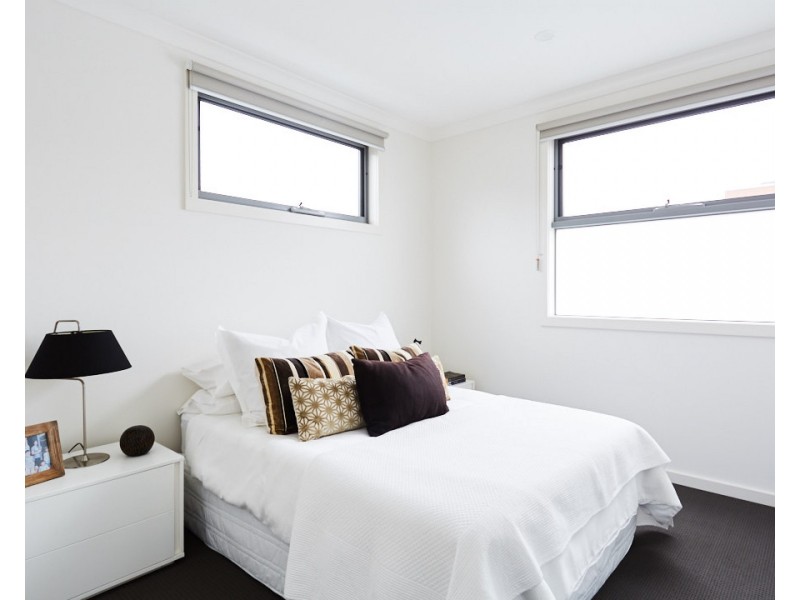 24/1 Riverside Drive, South Morang VIC 3752