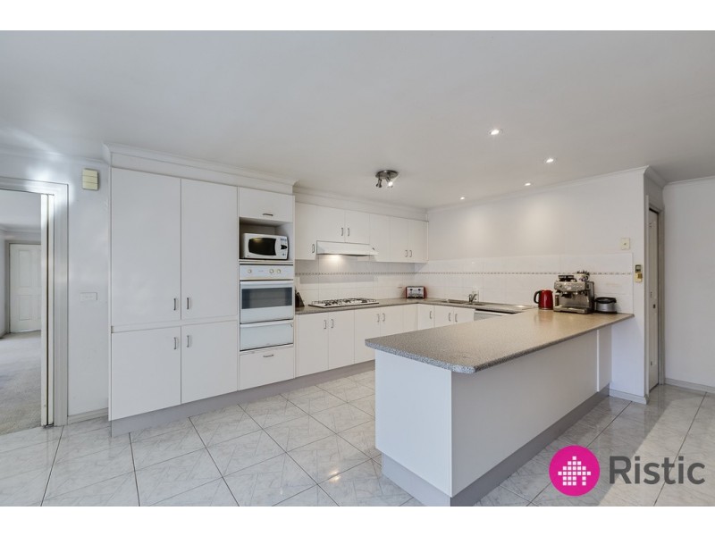 131 Blossom Park Drive, Mill Park VIC 3082