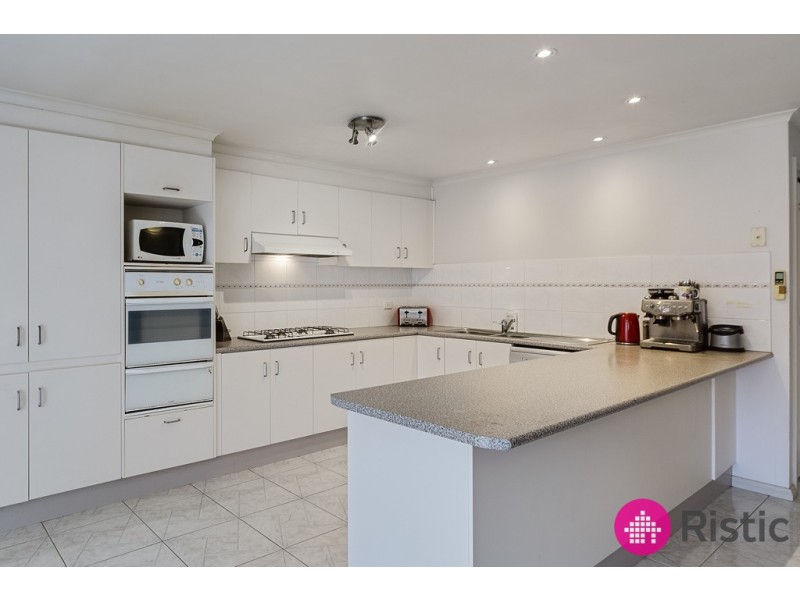 131 Blossom Park Drive, Mill Park VIC 3082