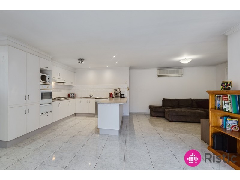 131 Blossom Park Drive, Mill Park VIC 3082