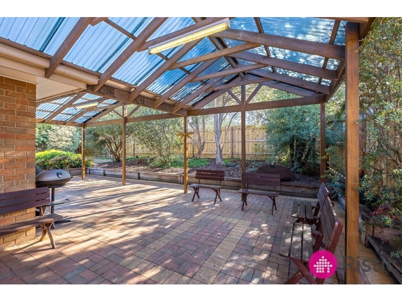 131 Blossom Park Drive, Mill Park VIC 3082