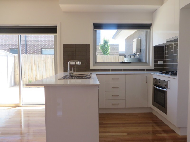 2/26 Valencia Street, Glenroy VIC 3046