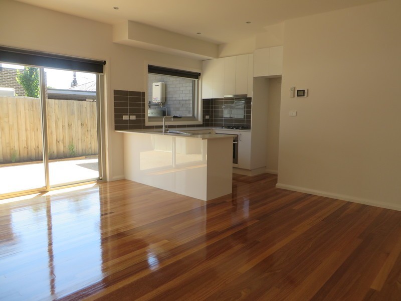 2/26 Valencia Street, Glenroy VIC 3046