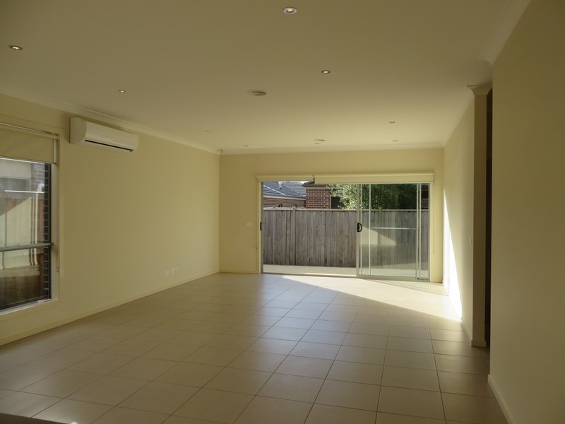 104 Gordons Road, South Morang VIC 3752