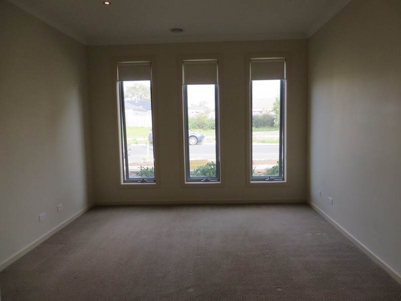 104 Gordons Road, South Morang VIC 3752