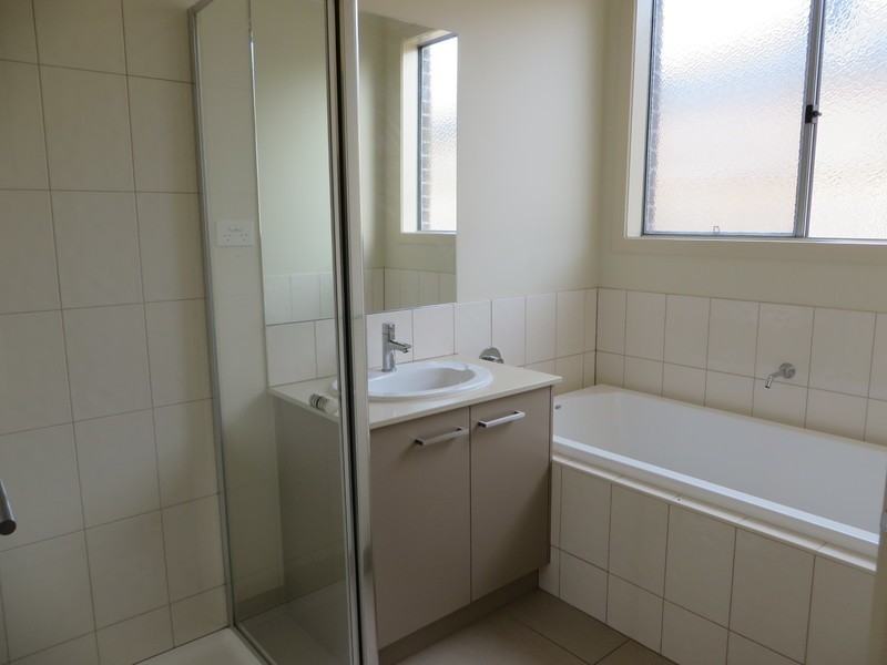 104 Gordons Road, South Morang VIC 3752