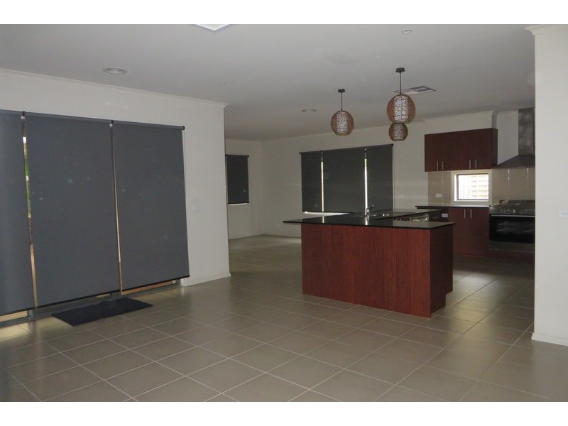 16 Carriageway Pass, Mernda VIC 3754