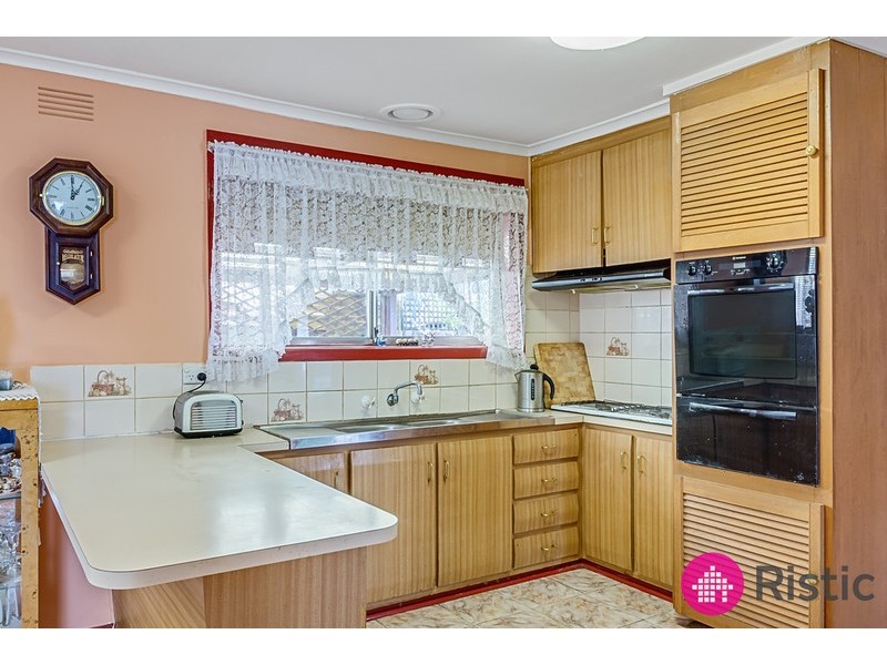 27 Hammond Drive, Epping VIC 3076