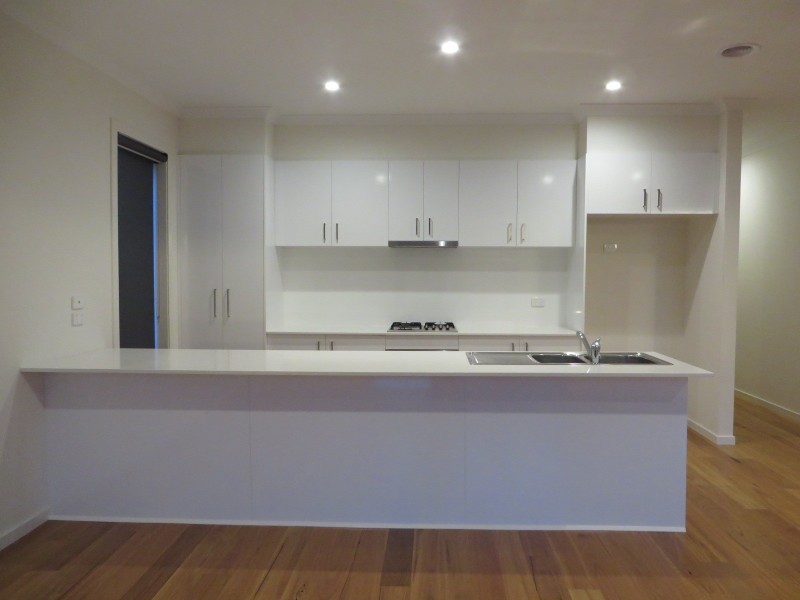 4 Bergamot Way, South Morang VIC 3752