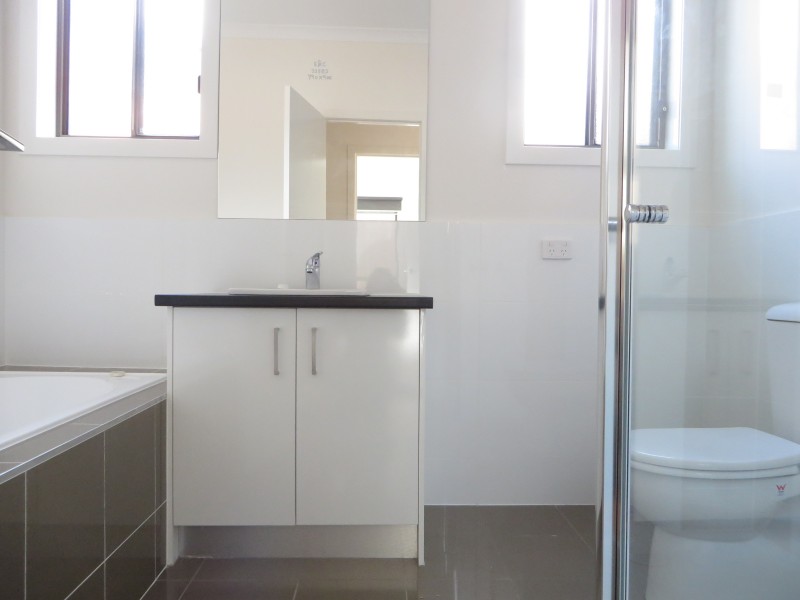 4 Bergamot Way, South Morang VIC 3752