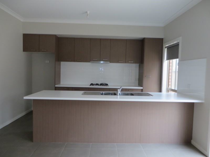 6 Pittard Walk, Epping VIC 3076
