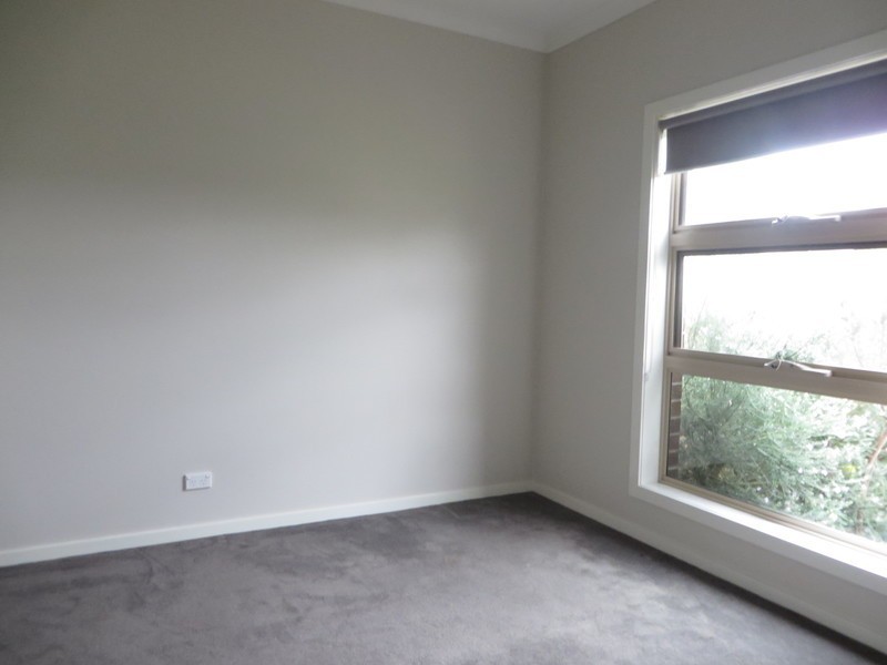 6 Pittard Walk, Epping VIC 3076