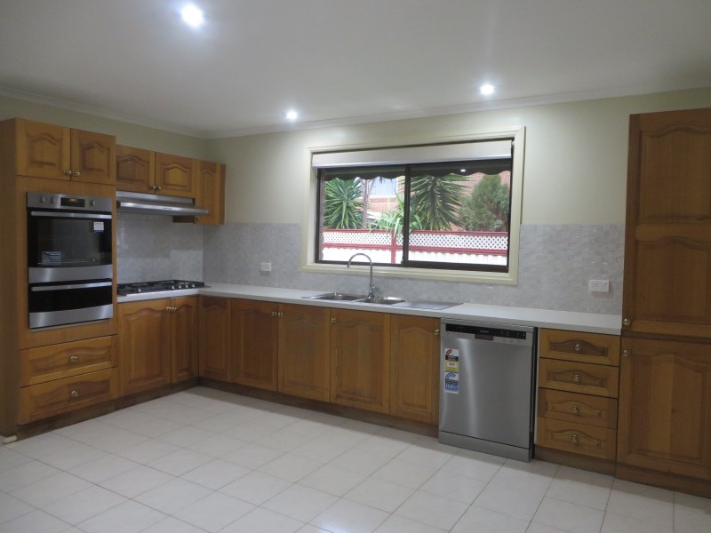 8/14 Kinlora Avenue, Epping VIC 3076