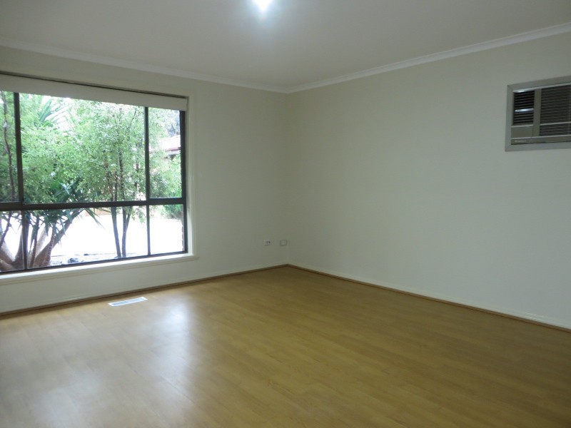 8/14 Kinlora Avenue, Epping VIC 3076