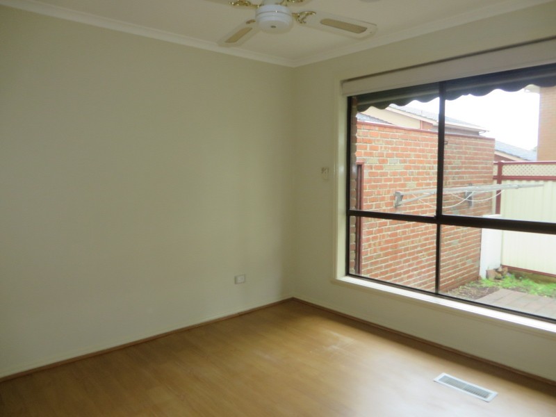 8/14 Kinlora Avenue, Epping VIC 3076