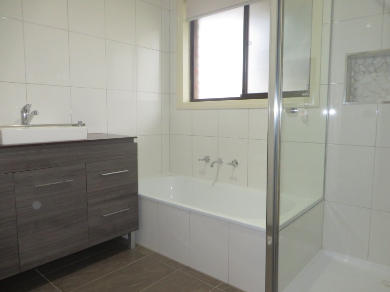 8/14 Kinlora Avenue, Epping VIC 3076