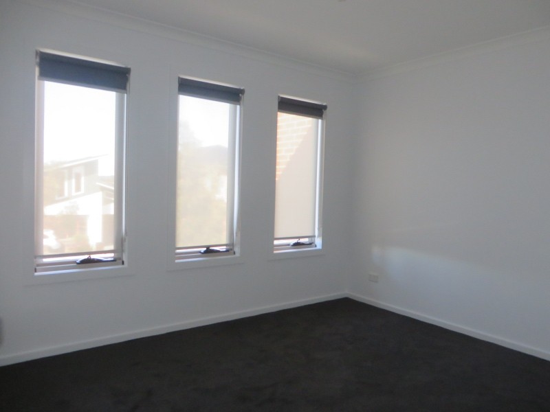 130 Moffat Drive, Lalor VIC 3075