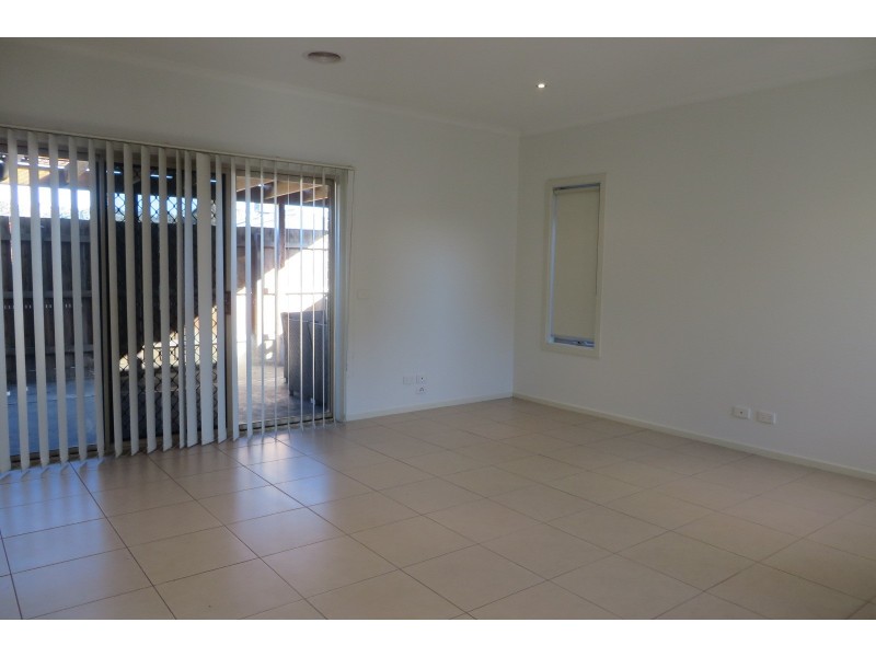 2/37 Campaspe Drive, Whittlesea VIC 3757