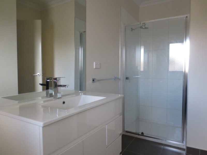 5a Maryborough Avenue, Kingsbury VIC 3083