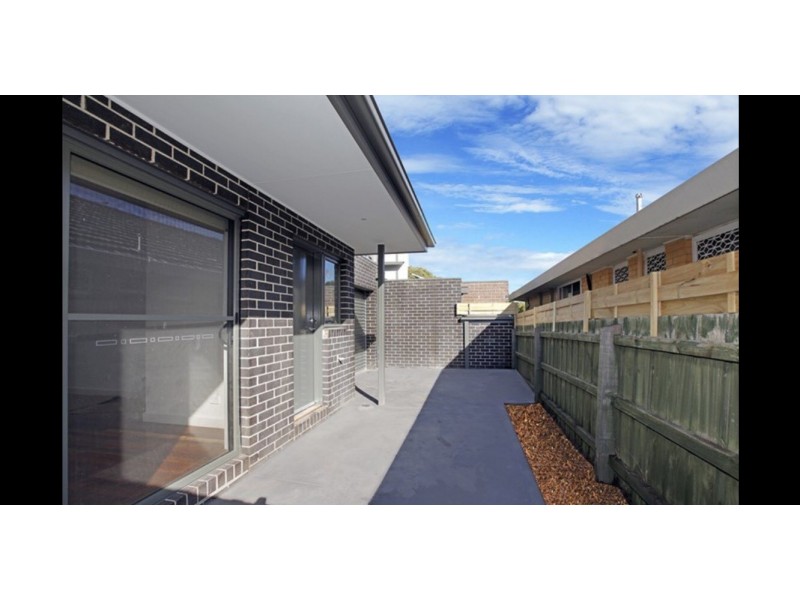 5a Maryborough Avenue, Kingsbury VIC 3083