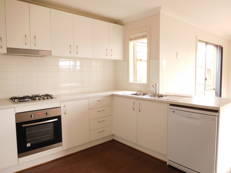 10 Travertine Crescent, Doreen VIC 3754