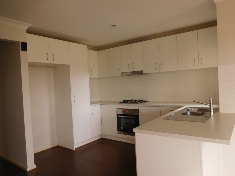 10 Travertine Crescent, Doreen VIC 3754