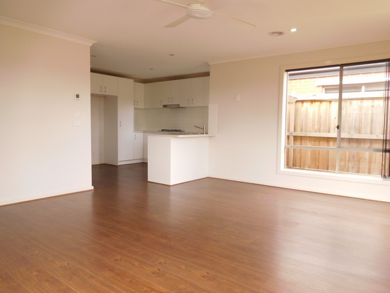 10 Travertine Crescent, Doreen VIC 3754