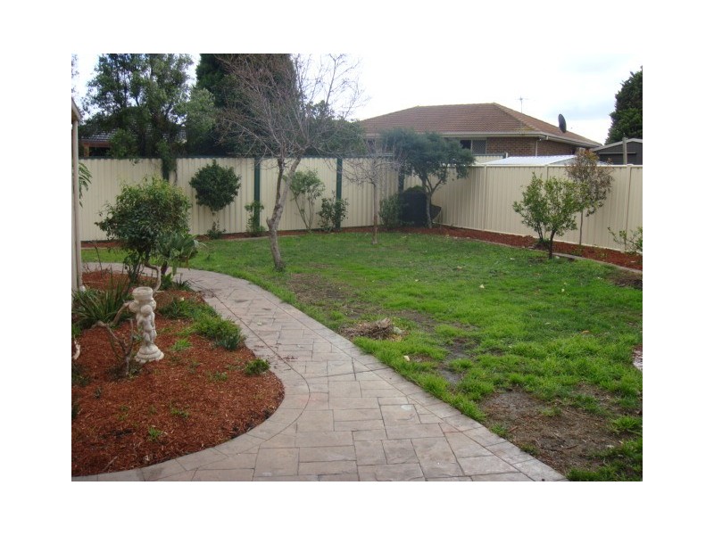 9 Prince Of Wales Avenue, Mill Park VIC 3082