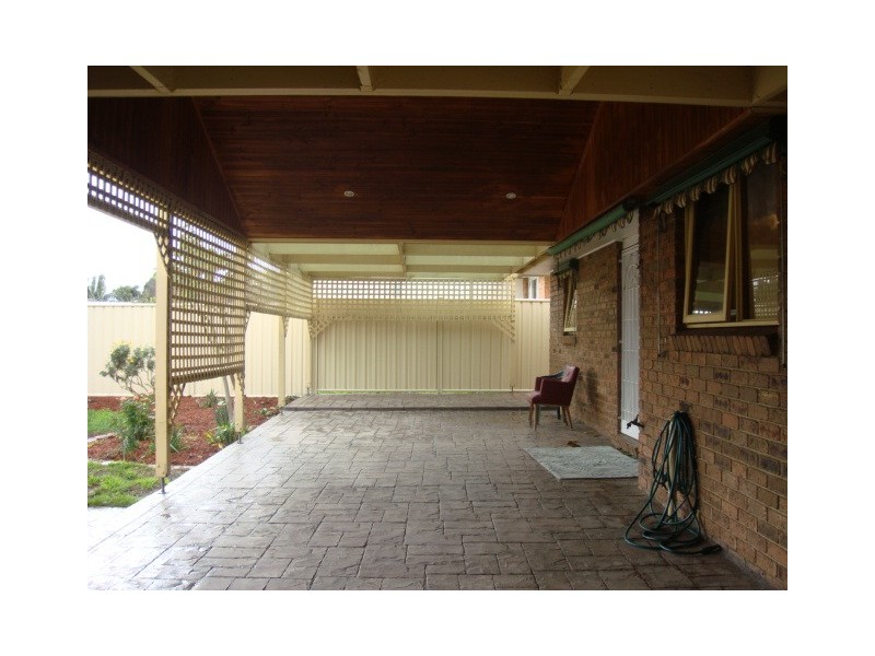 9 Prince Of Wales Avenue, Mill Park VIC 3082