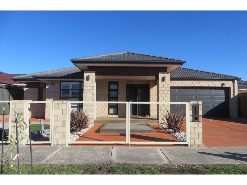 15 Friendship Avenue, Mill Park VIC 3082