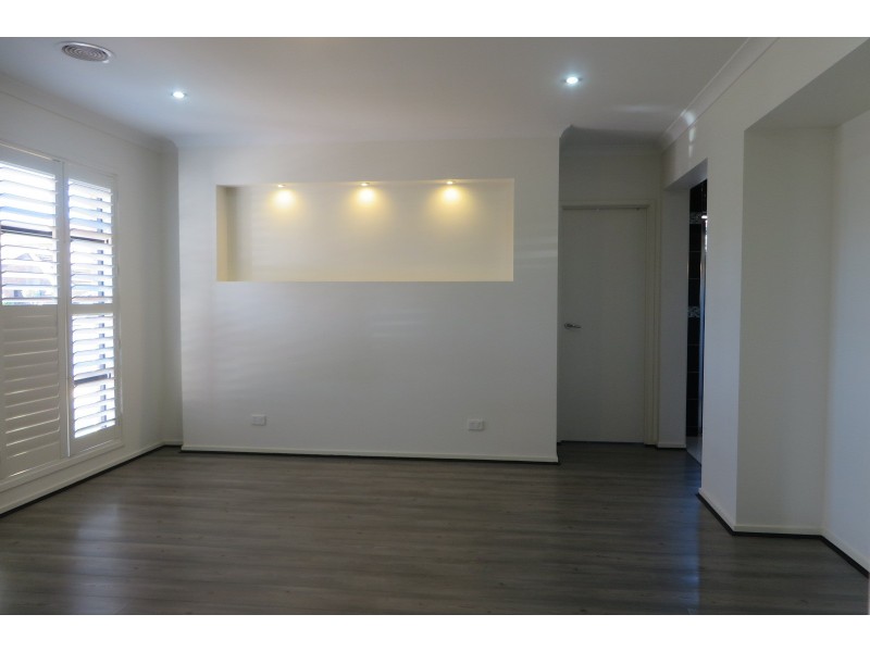 15 Friendship Avenue, Mill Park VIC 3082