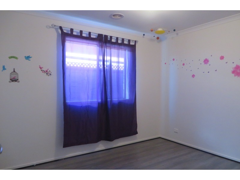 15 Friendship Avenue, Mill Park VIC 3082