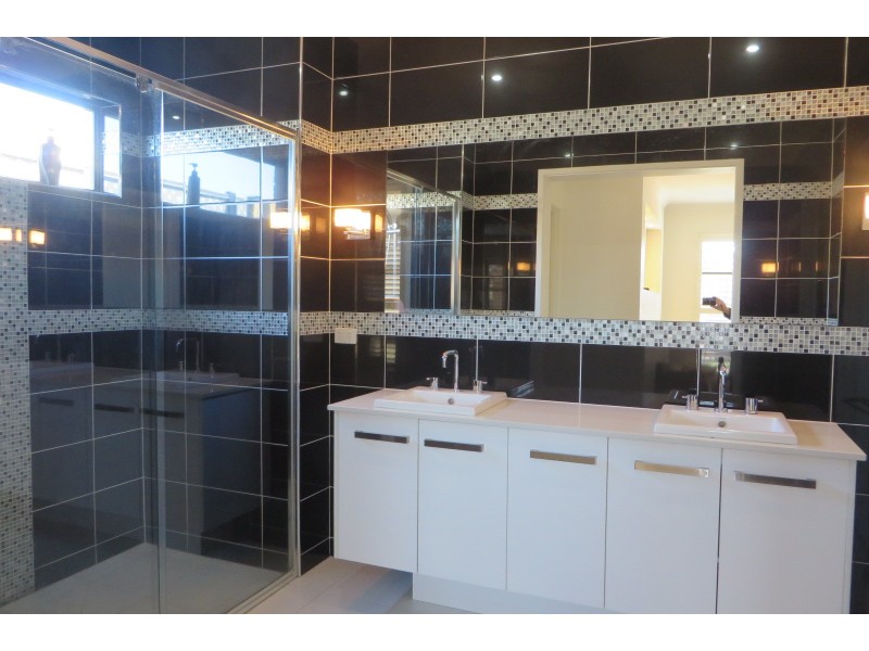 15 Friendship Avenue, Mill Park VIC 3082