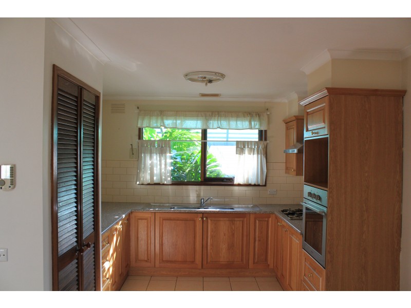 27 Freeman Crescent, Mill Park VIC 3082